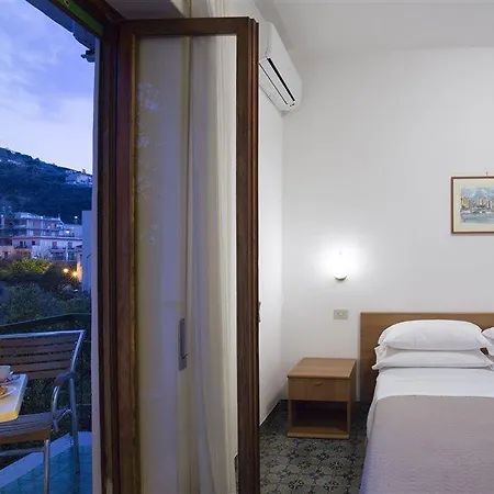 Hotel Angelina 2*