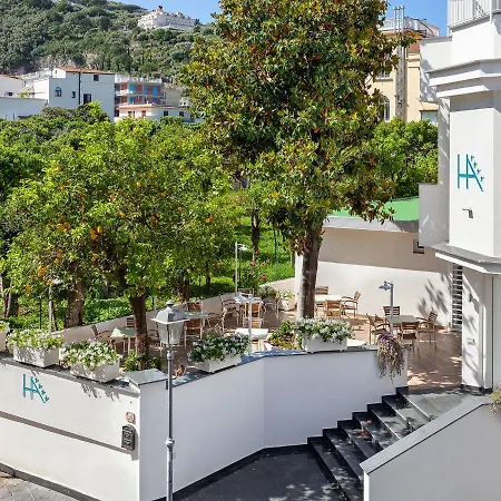 Angelina Hotel 2*