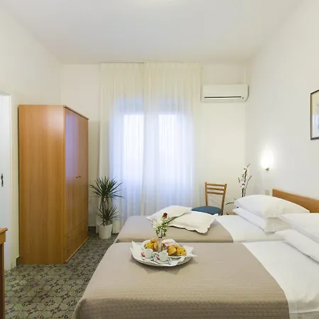 Hotel Angelina 2*