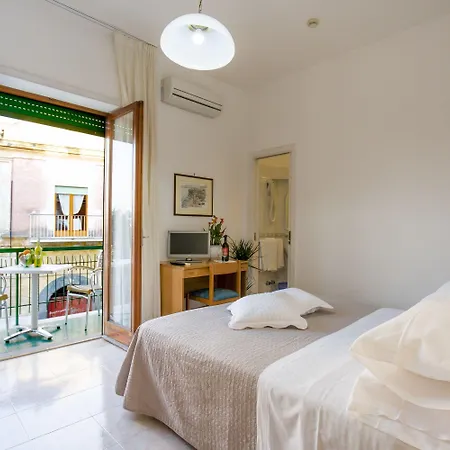 Angelina Hotel 2*