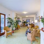 Angelina Hotel 2*